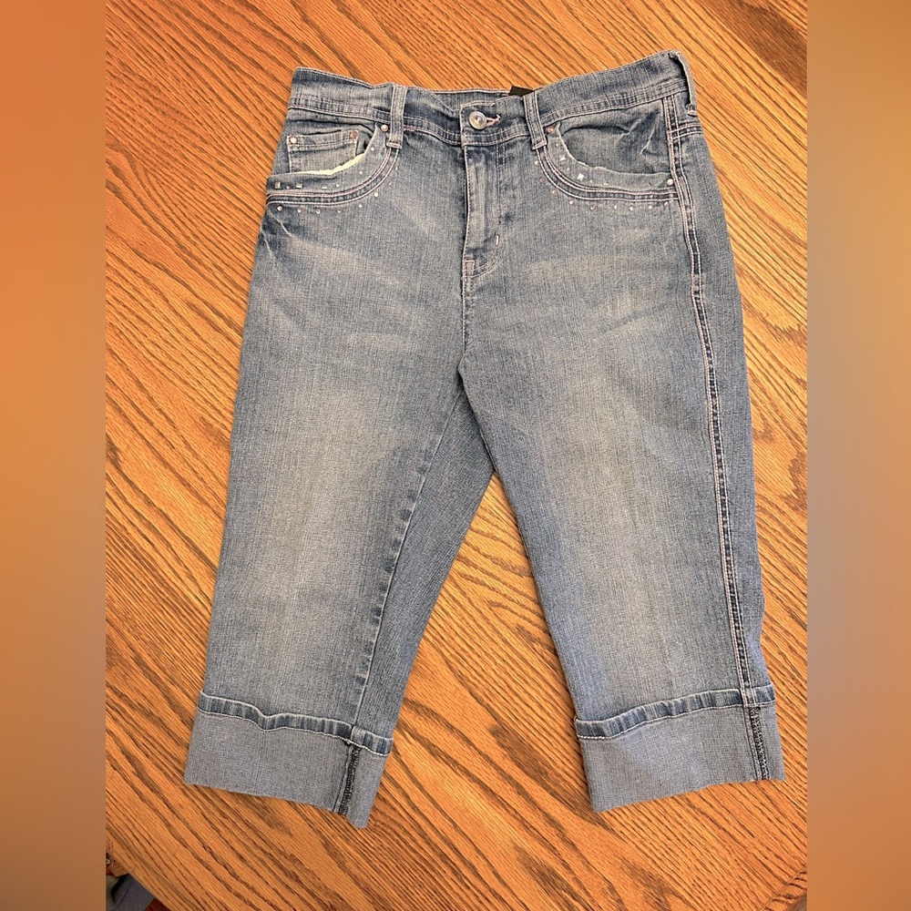 Sparkly Embroidered Capri Jeans